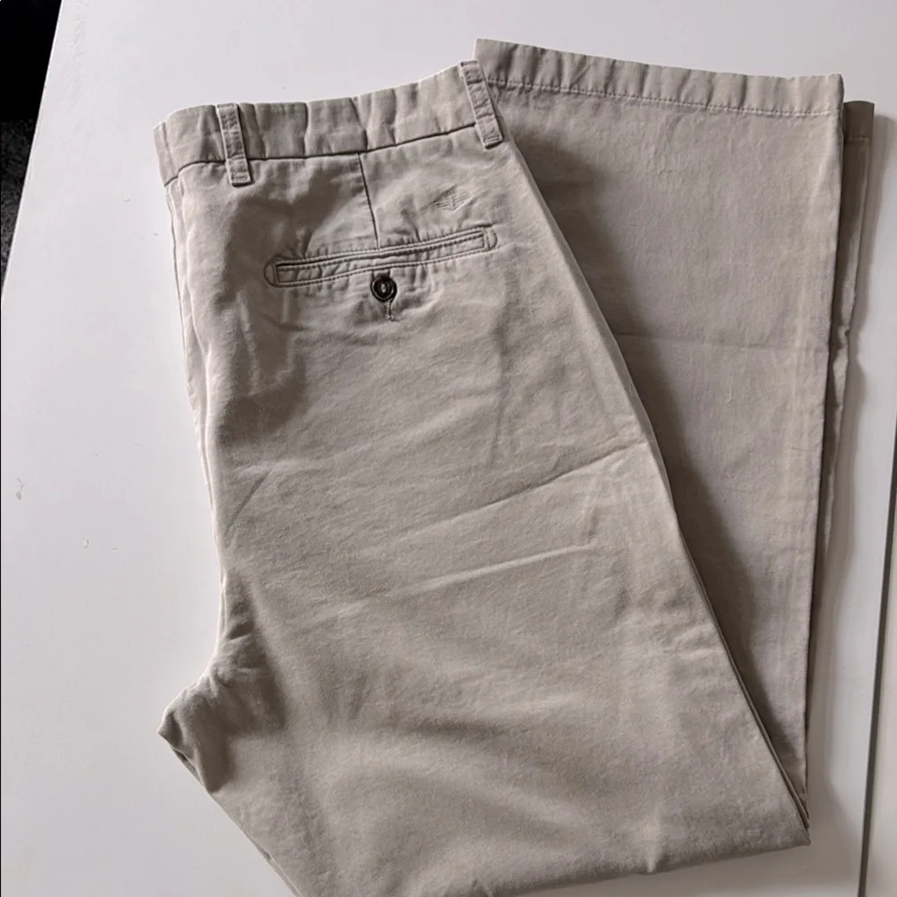 Dockers Classic fit Khaki/Tan pants Size 38/32
